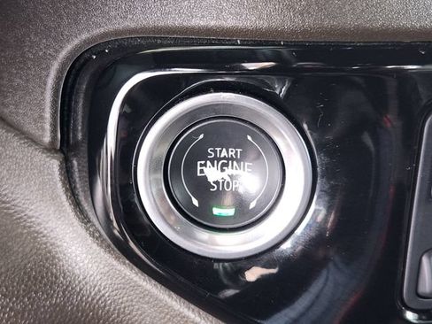Used 2025 GMC Sierra 1500 SLT RWD image 19