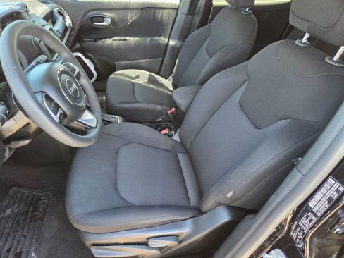 Used 2019 Jeep Renegade Sport w/ Sport Appearance Group AWD/4WD image 7