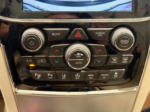 Used 2021 Jeep Grand Cherokee Overland AWD/4WD image 14