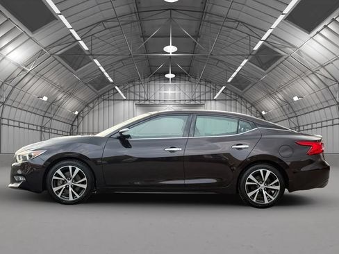 Used 2017 Nissan Maxima Platinum w/ Interior Lighting Package FWD image 4
