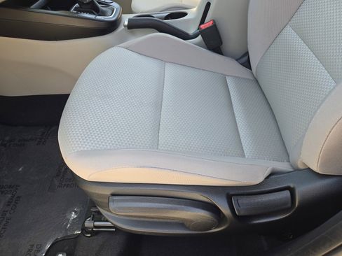 Certified 2025 Kia Soul LX w/ LX Technology Package FWD image 16