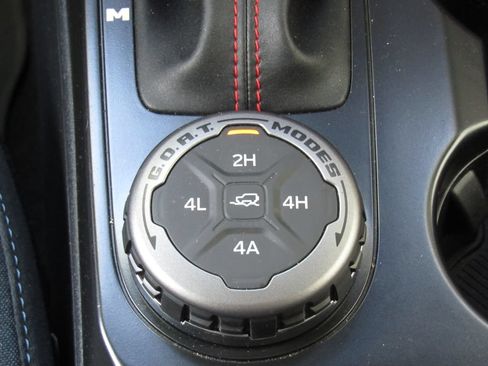 Used 2025 Ford Bronco Heritage Edition AWD/4WD image 29