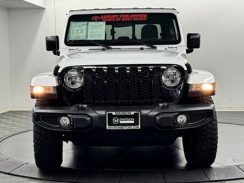 Used 2023 Jeep Gladiator Willys image 5