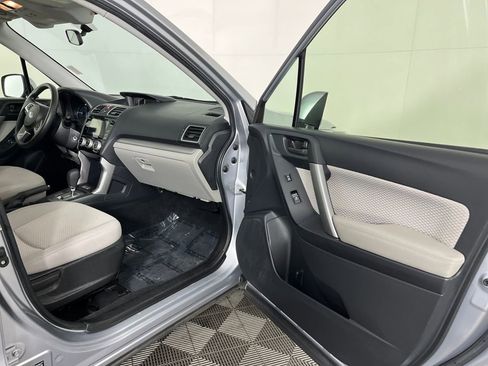 Used 2018 Subaru Forester 2.5i Premium image 16