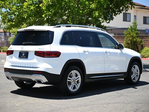 Used 2021 Mercedes-Benz GLB 250 4MATIC image 7