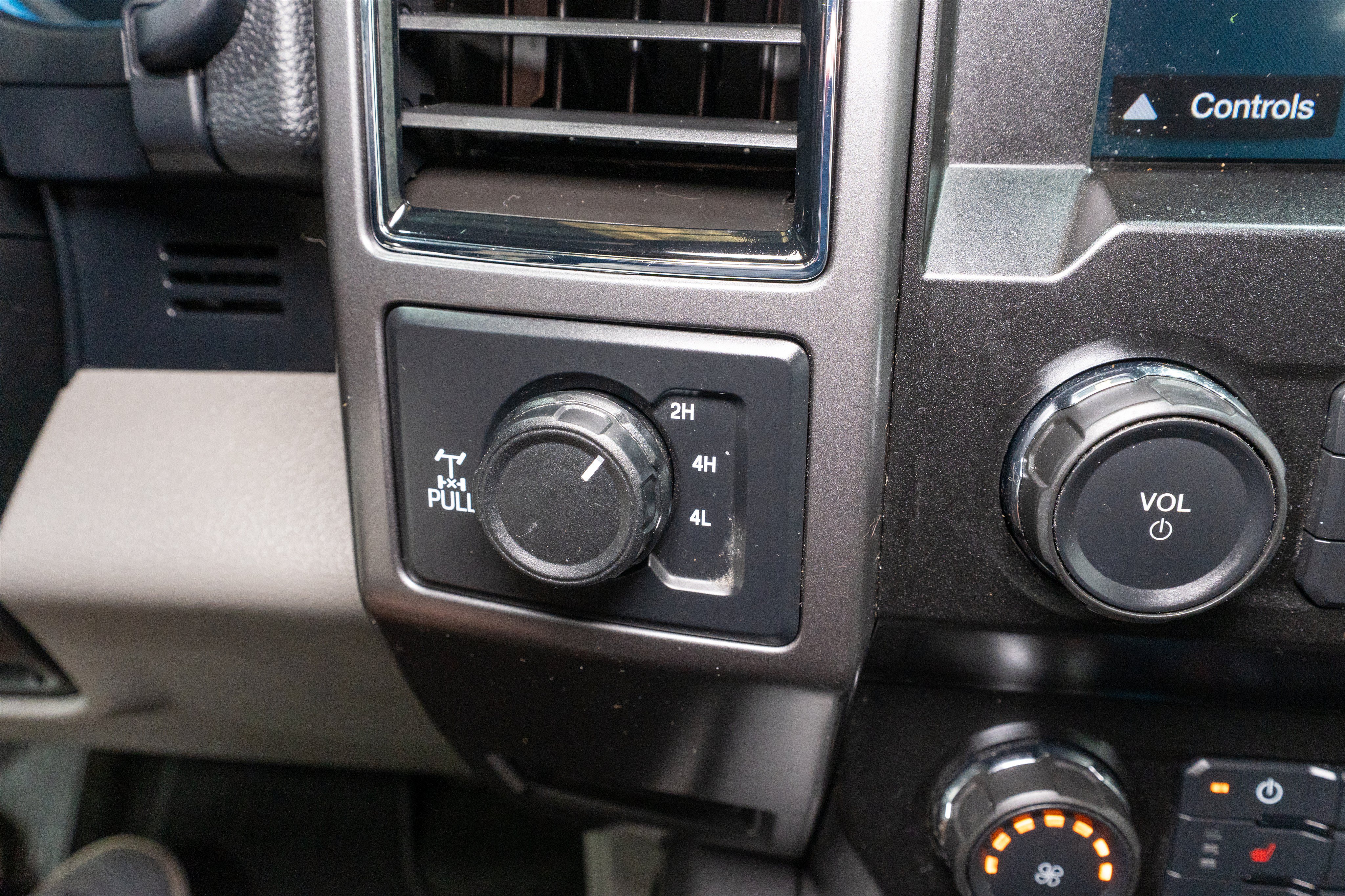 Used 2019 Ford F150 XLT w/ Equipment Group 302A Luxury AWD/4WD image 23