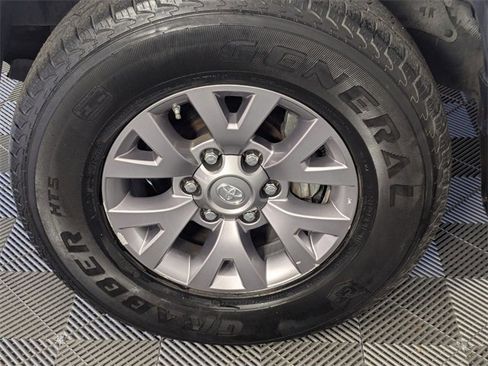 Used 2018 Toyota Tacoma SR w/ SR Convenience Package image 9