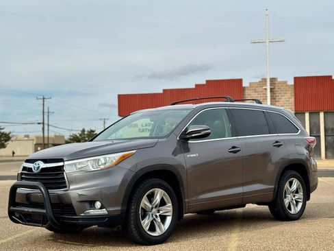 Used 2014 Toyota Highlander Limited AWD/4WD image 2