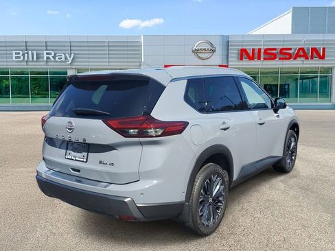 Certified 2025 Nissan Rogue SL w/ Tech Package image 4