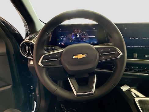 New 2026 Chevrolet Equinox LT w/ Convenience Package II FWD image 12