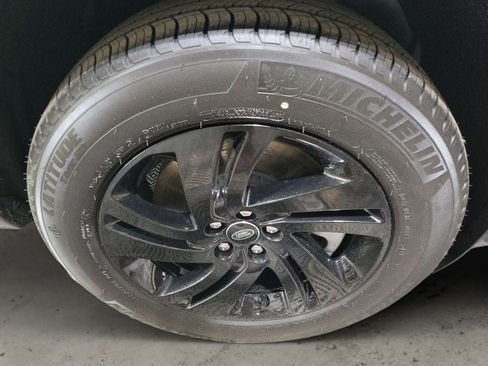 New 2026 Land Rover Discovery Sport Landmark AWD/4WD image 11