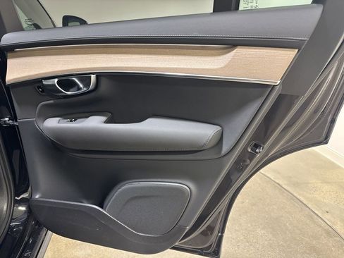 New 2026 Volvo XC90 B6 Plus w/ Protection Package Premier image 23