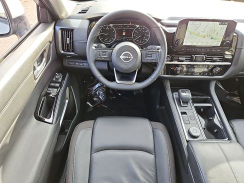 Certified 2023 Nissan Pathfinder SL image 10