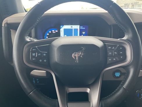 Used 2022 Ford Bronco Wildtrak image 19