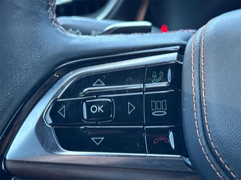 Used 2022 Jeep Grand Cherokee Summit w/ Luxury Tech Group V image 21