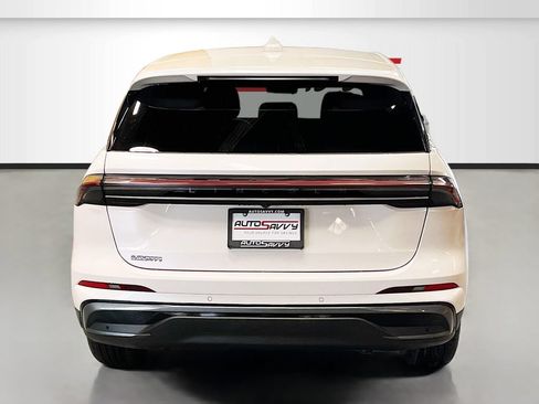 Used 2024 Lincoln Nautilus Premier w/ Equipment Group 102A AWD/4WD image 6