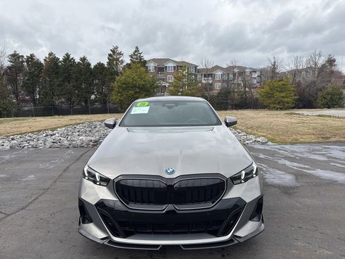 Used 2026 BMW 550e xDrive image 8