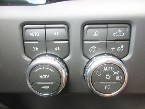 New 2026 GMC Sierra 3500 AT4 AWD/4WD image 17