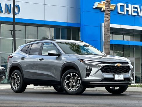New 2026 Chevrolet Trax LT image 2