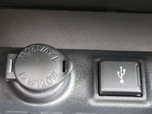 Used 2022 Toyota RAV4 SE w/ Weather & Moonroof Package AWD/4WD image 19