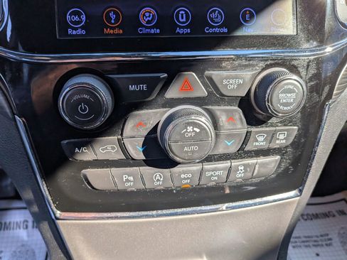 Used 2019 Jeep Grand Cherokee Altitude image 55