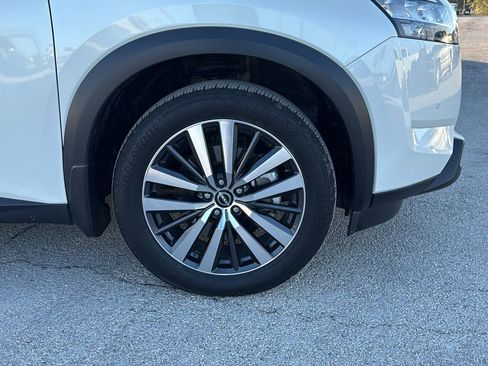 Used 2022 Nissan Pathfinder Platinum w/ Cargo Package image 31