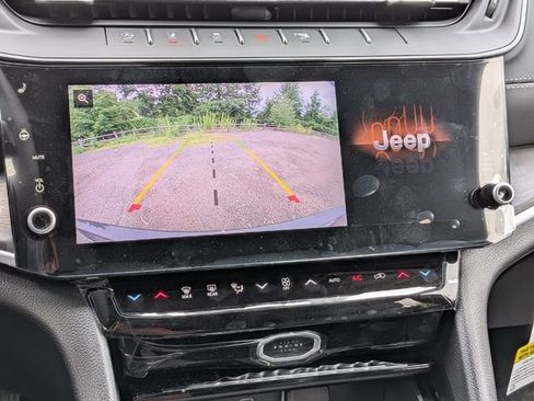 New 2026 Jeep Grand Cherokee Limited AWD/4WD image 25