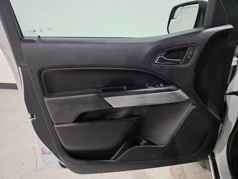 Used 2022 Chevrolet Colorado LT w/ Fleet Safety Package image 17