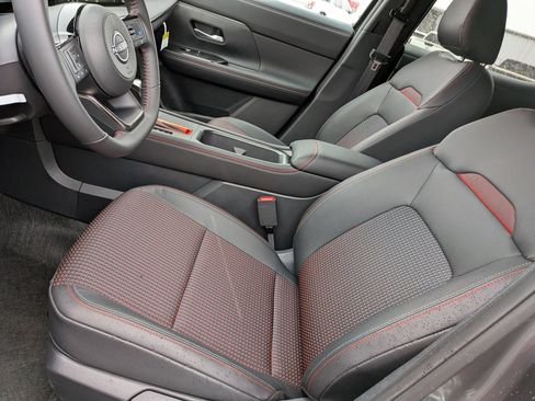 New 2026 Nissan Kicks SR image 14