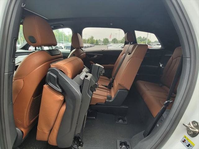 Certified 2025 Audi Q7 3.0T Prestige AWD/4WD image 12