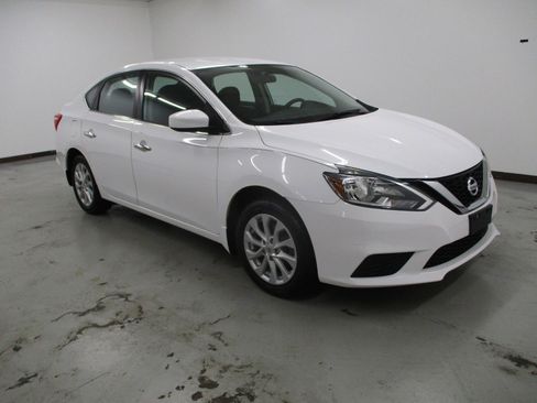 Used 2019 Nissan Sentra SV image 1