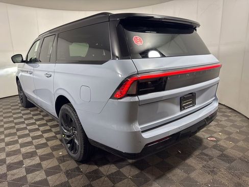 New 2025 Lincoln Navigator L Reserve w/ Jet Appearance Package AWD/4WD image 3