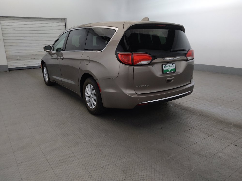 Used 2018 Chrysler Pacifica Touring Plus FWD image 5