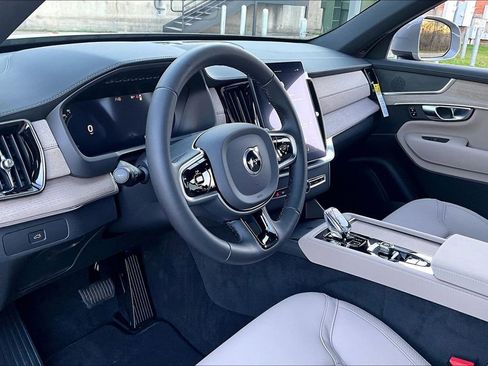 New 2026 Volvo XC90 B5 Core image 31