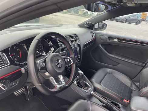 Used 2017 Volkswagen Jetta GLI image 22