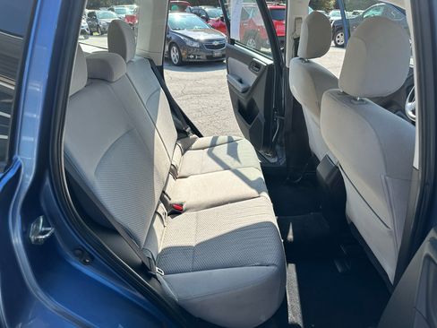Used 2016 Subaru Forester 2.5i w/ Alloy Wheel Package image 9