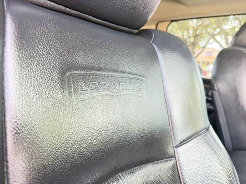 Used 2018 RAM 1500 Laramie w/ Convenience Group AWD/4WD image 17