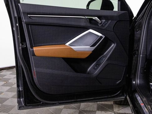 Used 2024 Audi Q3 2.0T Premium image 32