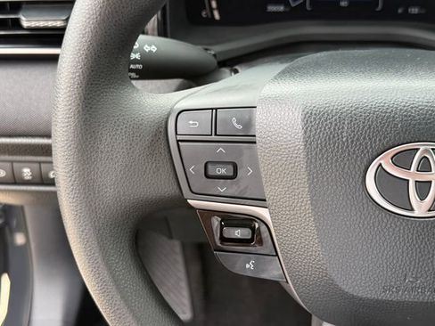 Used 2025 Toyota Camry LE image 14