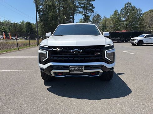 Used 2025 Chevrolet Suburban Z71 AWD/4WD image 6