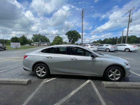 Used 2017 Chevrolet Malibu LS FWD image 5