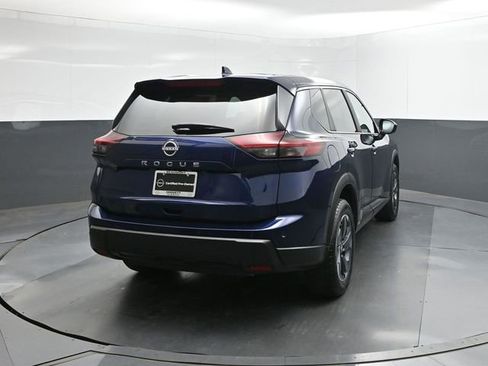 Used 2025 Nissan Rogue SV image 8