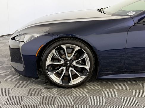Used 2018 Lexus LC 500 Coupe w/ Sport Package image 11