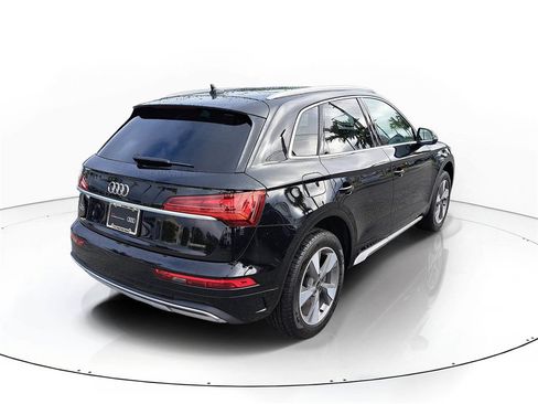 Certified 2023 Audi Q5 2.0T Premium w/ Convenience Package image 4