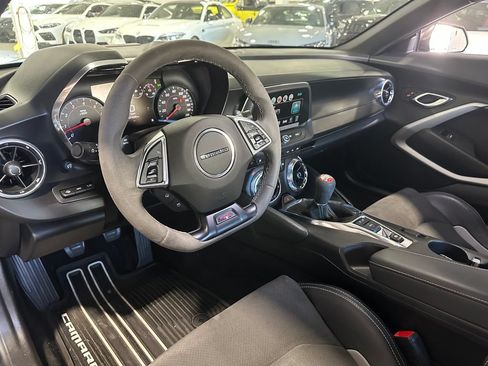 Used 2018 Chevrolet Camaro SS RWD image 11