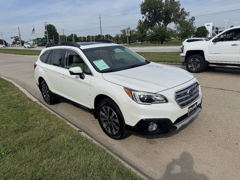 Used 2017 Subaru Outback 2.5i Limited AWD/4WD image 7