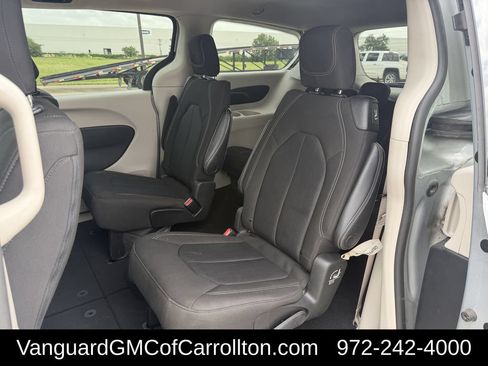 Used 2022 Chrysler Voyager LX FWD image 28