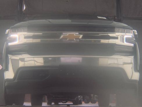 Used 2021 Chevrolet Silverado 1500 LT w/ Fleet Comfort Package AWD/4WD image 3