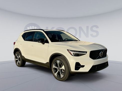 New 2026 Volvo XC40 B5 Plus w/ Protection Package Premier image 10