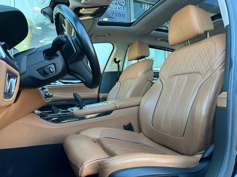 Used 2019 BMW 750i xDrive w/ Executive Package image 9